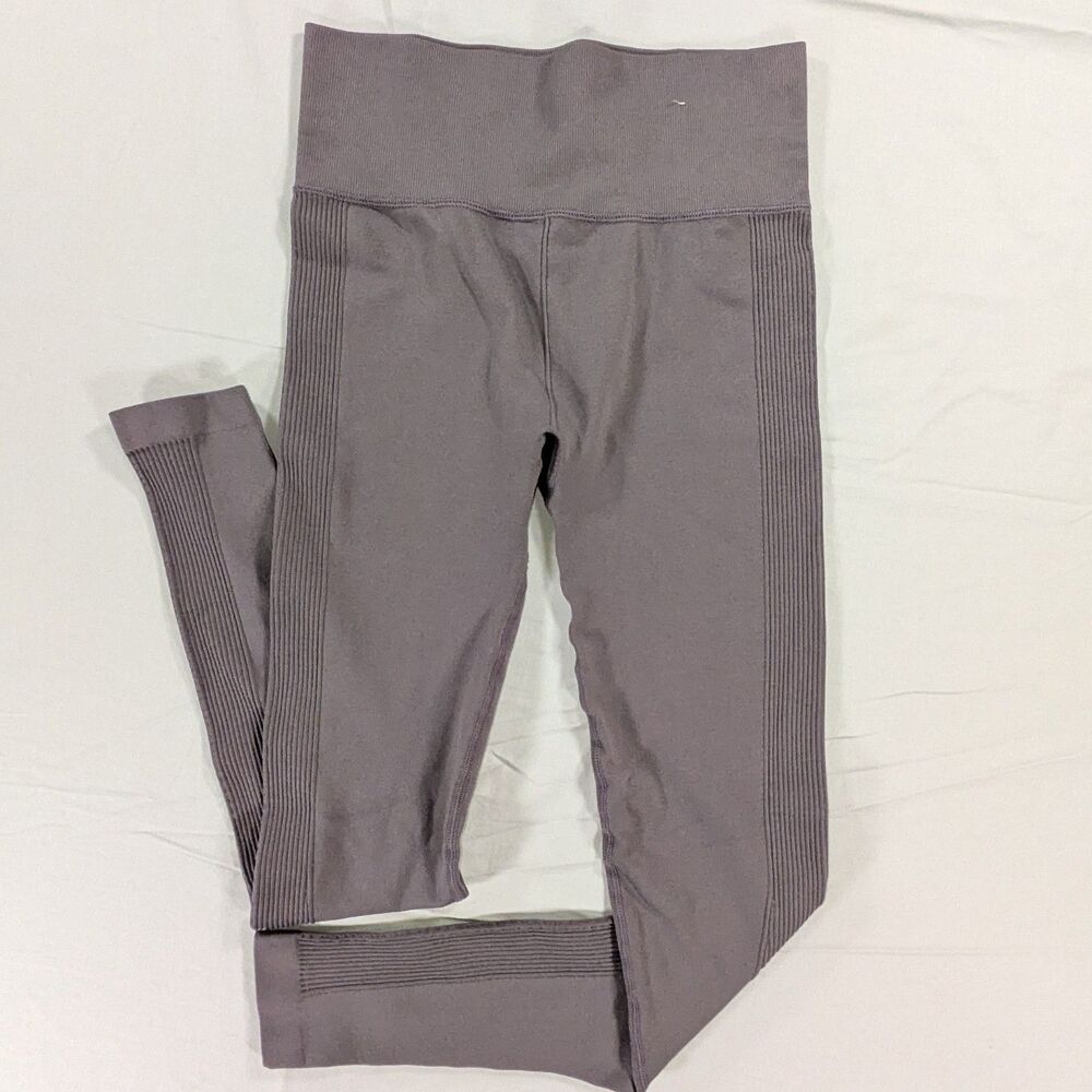 Forever 21 Gray Leggings Size Small Mid Rise Ribbed Detail
